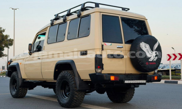 Buy Used Toyota Land Cruiser Beige Car in Import - Dubai in Clarendon Buy Used Toyota Land Cruiser Beige Car in Import - Dubai in Clarendon