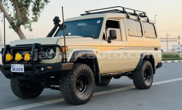 Buy Used Toyota Land Cruiser Beige Car in Import - Dubai in Clarendon Buy Used Toyota Land Cruiser Beige Car in Import - Dubai in Clarendon