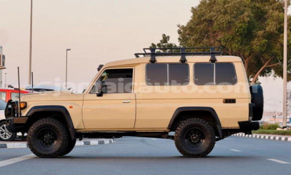 Buy Used Toyota Land Cruiser Beige Car in Import - Dubai in Clarendon Buy Used Toyota Land Cruiser Beige Car in Import - Dubai in Clarendon