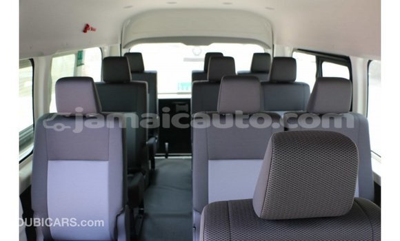 Acheter Import Voiture Toyota Hiace Blanc à Import - Dubai, Clarendon Acheter Import Voiture Toyota Hiace Blanc à Import - Dubai, Clarendon