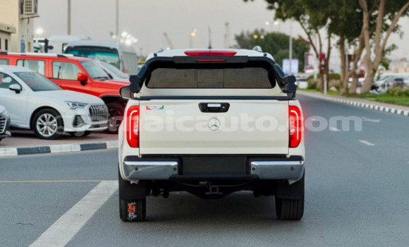 Buy Used Mercedes-Benz 250 White Car in Kingston in Kingston Buy Used Mercedes-Benz 250 White Car in Kingston in Kingston