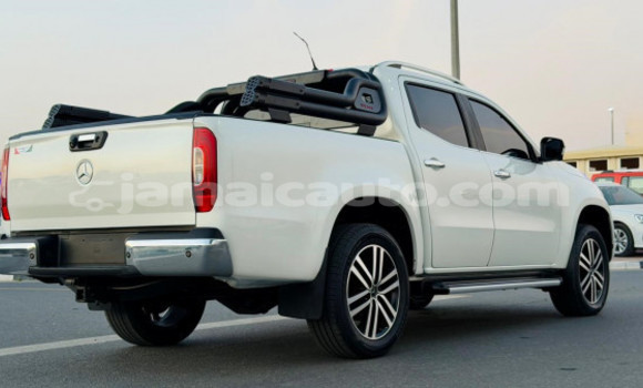 Buy Used Mercedes-Benz 250 White Car in Kingston in Kingston Buy Used Mercedes-Benz 250 White Car in Kingston in Kingston