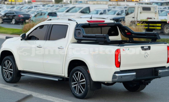 Buy Used Mercedes-Benz 250 White Car in Kingston in Kingston Buy Used Mercedes-Benz 250 White Car in Kingston in Kingston