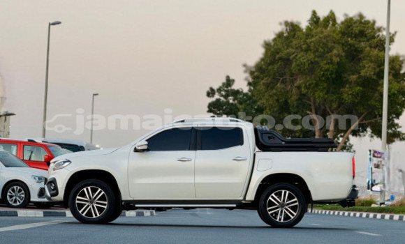 Buy Used Mercedes-Benz 250 White Car in Kingston in Kingston Buy Used Mercedes-Benz 250 White Car in Kingston in Kingston