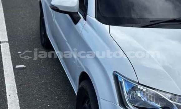 Buy Used Hyundai Accent White Car in Lucea in Hanover Buy Used Hyundai Accent White Car in Lucea in Hanover