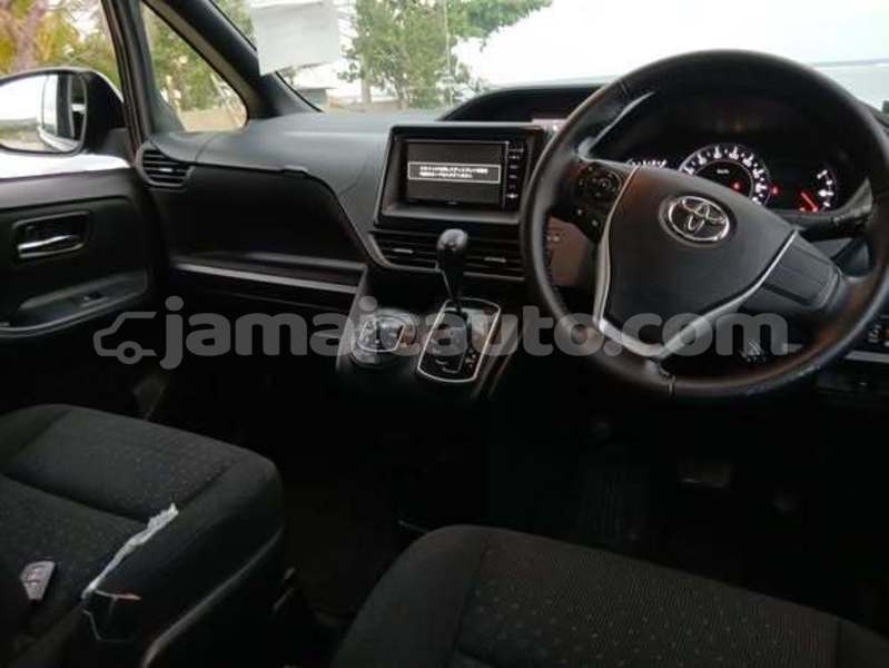 Big with watermark toyota voxy hanover lucea 5433