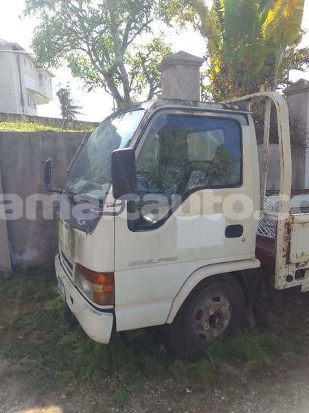 Big with watermark isuzu trooper trelawney falmouth 5438