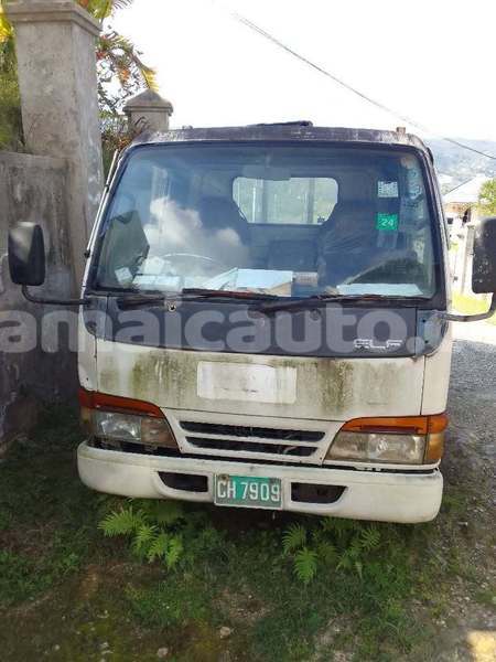 Big with watermark isuzu trooper trelawney falmouth 5438