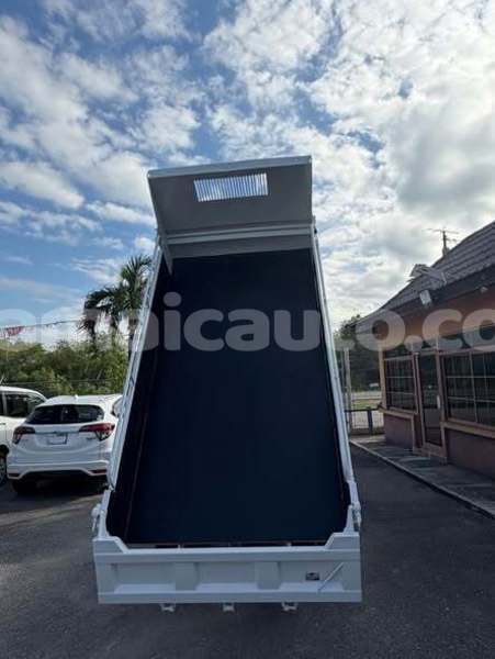 Big with watermark isuzu trooper manchester mandeville 5442