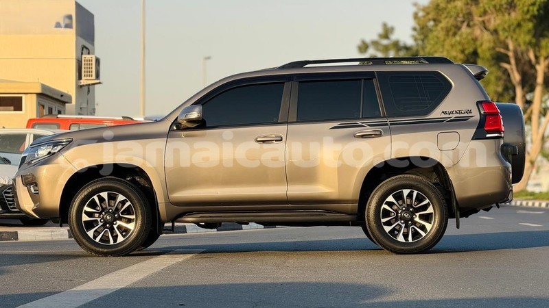 Big with watermark toyota land cruiser prado clarendon import dubai 5457