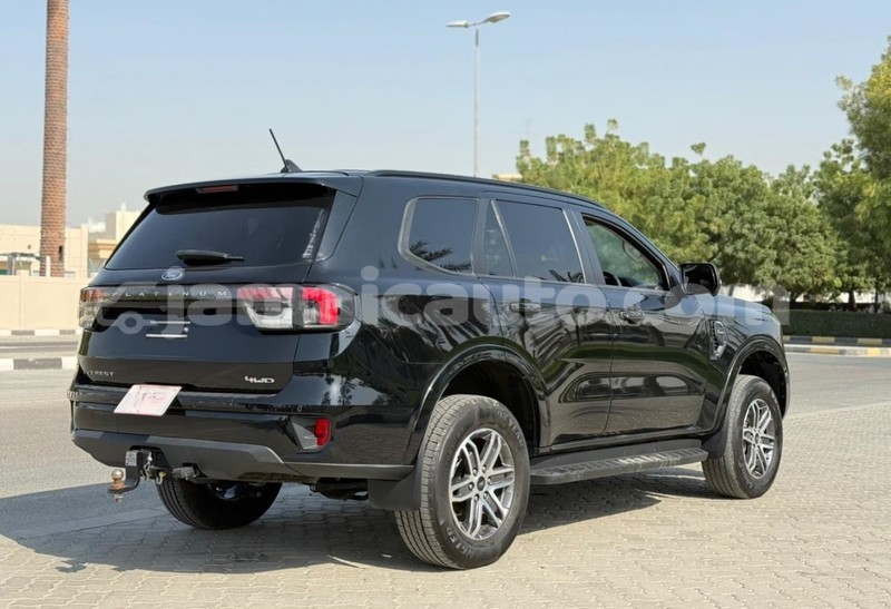 Big with watermark ford everest clarendon import dubai 5460