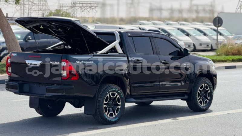 Big with watermark toyota hilux clarendon import dubai 5461