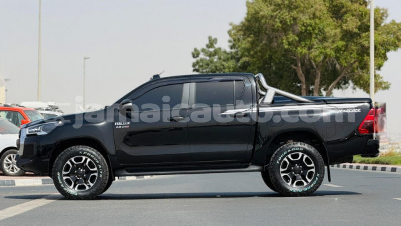 Big with watermark toyota hilux clarendon import dubai 5461