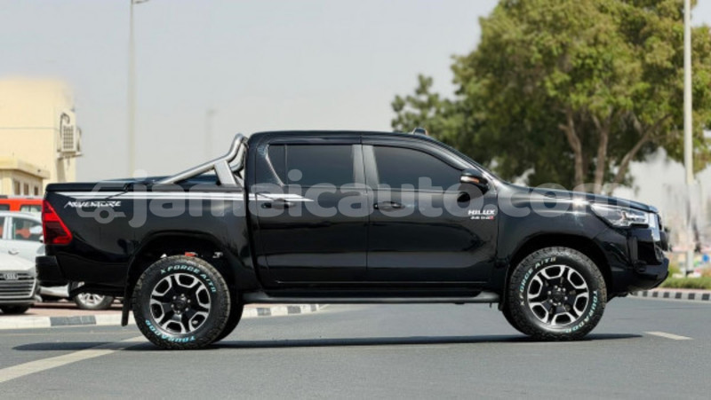 Big with watermark toyota hilux clarendon import dubai 5461