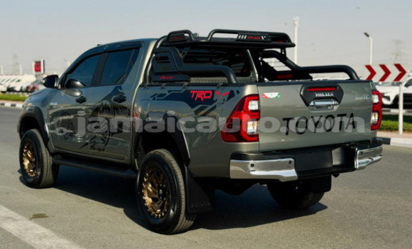 Buy Used Toyota Hilux Green Car in Import - Dubai in Clarendon Buy Used Toyota Hilux Green Car in Import - Dubai in Clarendon