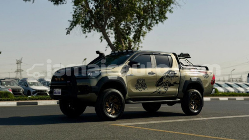 Big with watermark toyota hilux clarendon import dubai 5462