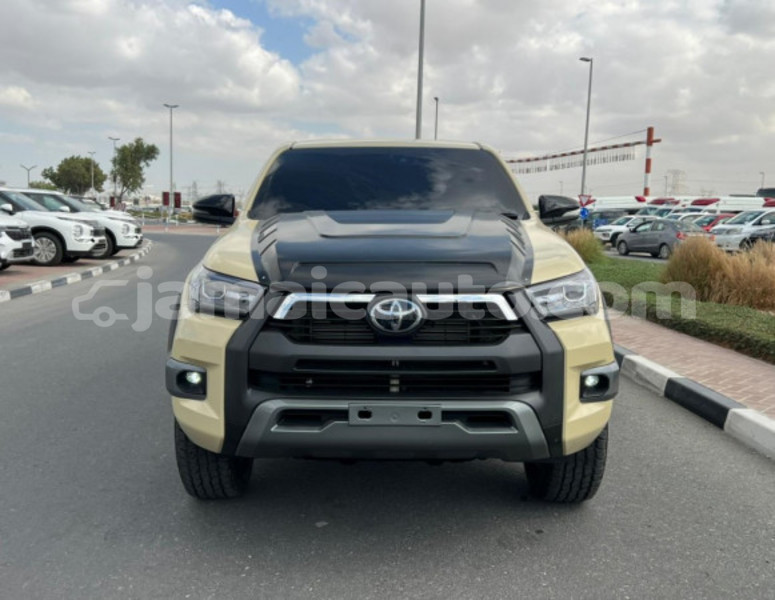 Big with watermark toyota hilux clarendon import dubai 5463