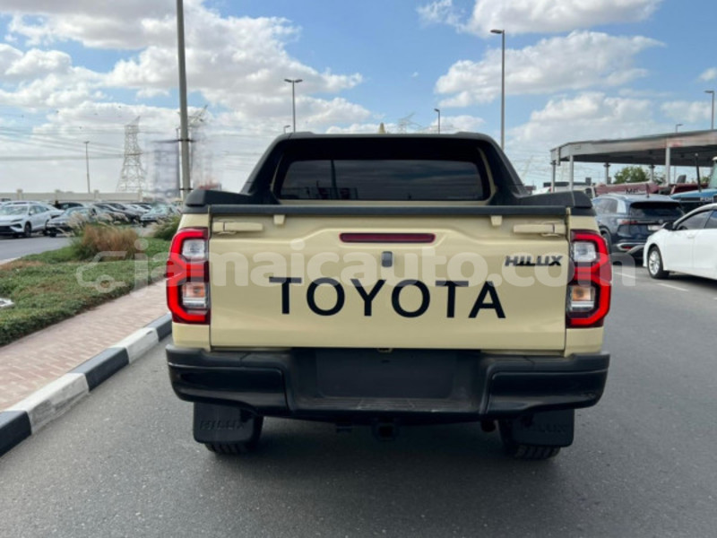 Big with watermark toyota hilux clarendon import dubai 5463
