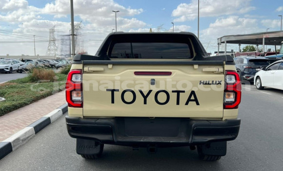 Buy Used Toyota Hilux Beige Car in Import - Dubai in Clarendon Buy Used Toyota Hilux Beige Car in Import - Dubai in Clarendon