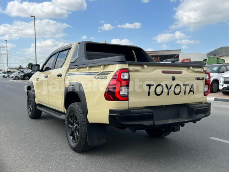 Big with watermark toyota hilux clarendon import dubai 5463