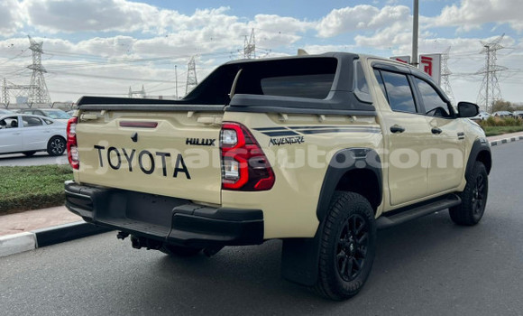Buy Used Toyota Hilux Beige Car in Import - Dubai in Clarendon Buy Used Toyota Hilux Beige Car in Import - Dubai in Clarendon