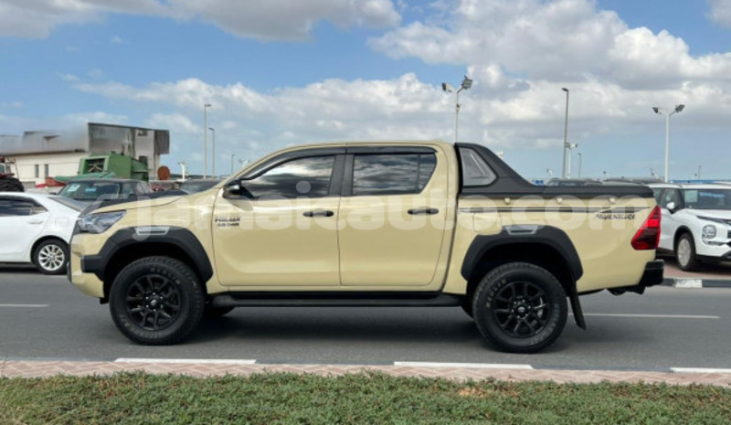 Big with watermark toyota hilux clarendon import dubai 5463