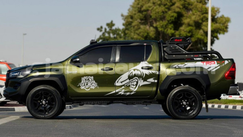 Big with watermark toyota hilux clarendon import dubai 5464