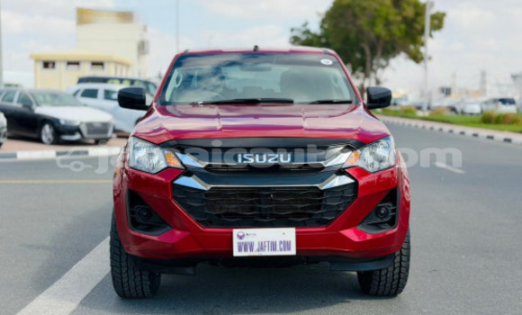 Buy Used Isuzu D–MAX Red Car in Import - Dubai in Clarendon