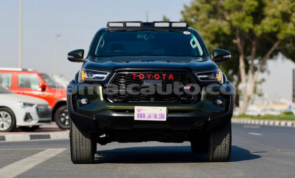 Buy Used Toyota Hilux White Car in Import - Dubai in Clarendon