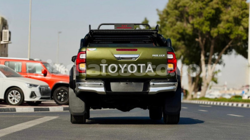 Big with watermark toyota hilux clarendon import dubai 5469