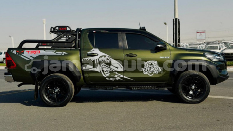Big with watermark toyota hilux clarendon import dubai 5469