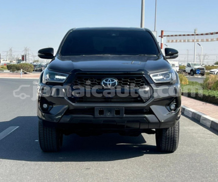 Big with watermark toyota hilux clarendon import dubai 5470
