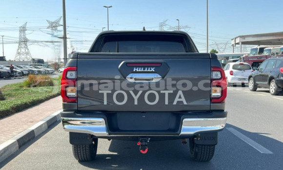 Buy Used Toyota Hilux Black Car in Import - Dubai in Clarendon Buy Used Toyota Hilux Black Car in Import - Dubai in Clarendon