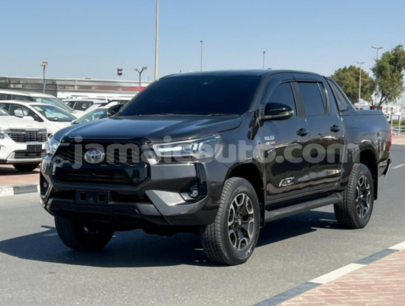 Big with watermark toyota hilux clarendon import dubai 5470