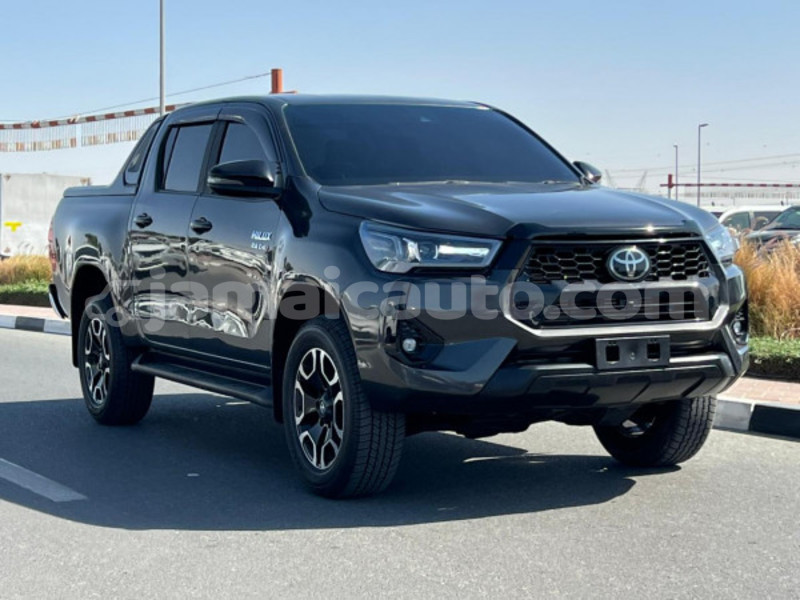 Big with watermark toyota hilux clarendon import dubai 5470