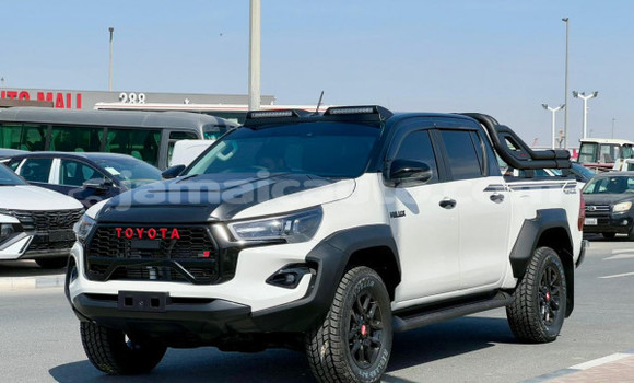 Buy Used Toyota Hilux White Car in Import - Dubai in Clarendon Buy Used Toyota Hilux White Car in Import - Dubai in Clarendon