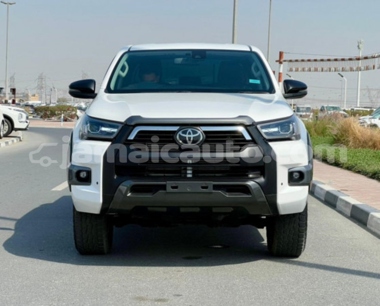 Big with watermark toyota hilux clarendon import dubai 5473