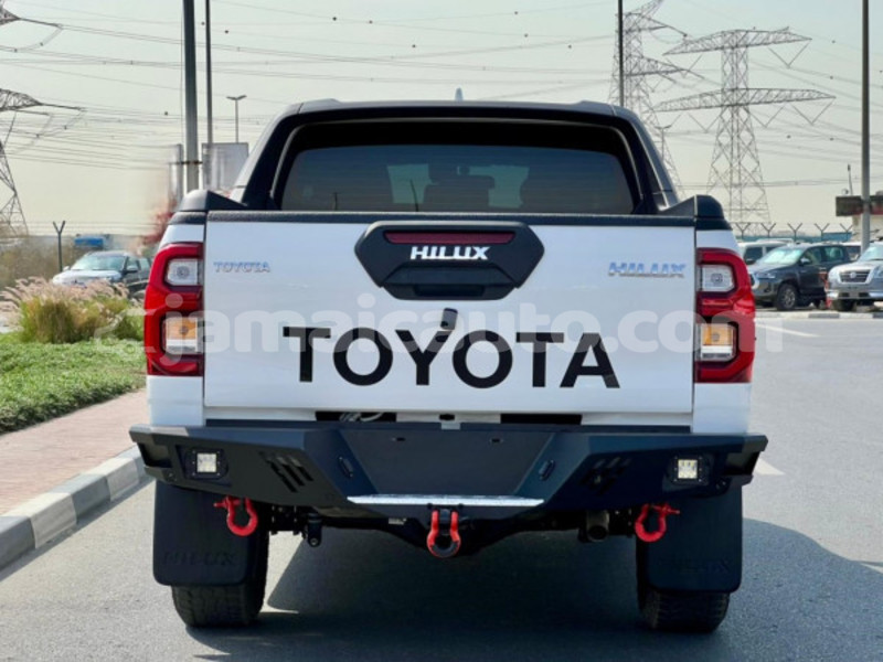 Big with watermark toyota hilux clarendon import dubai 5473