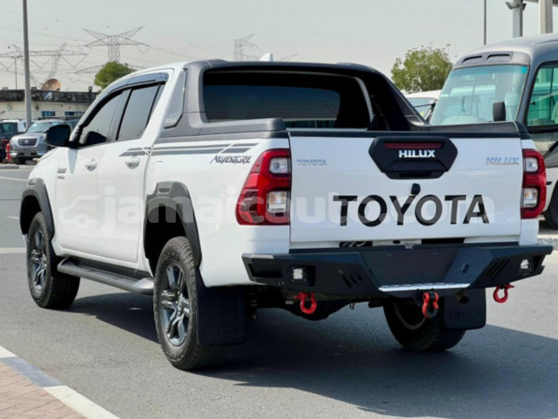 Big with watermark toyota hilux clarendon import dubai 5473