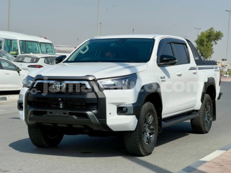Big with watermark toyota hilux clarendon import dubai 5473