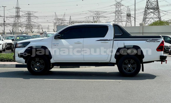 Buy Used Toyota Hilux White Car in Import - Dubai in Clarendon Buy Used Toyota Hilux White Car in Import - Dubai in Clarendon