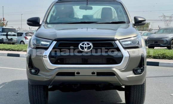 Buy Used Toyota Hilux Brown Car in Import - Dubai in Clarendon