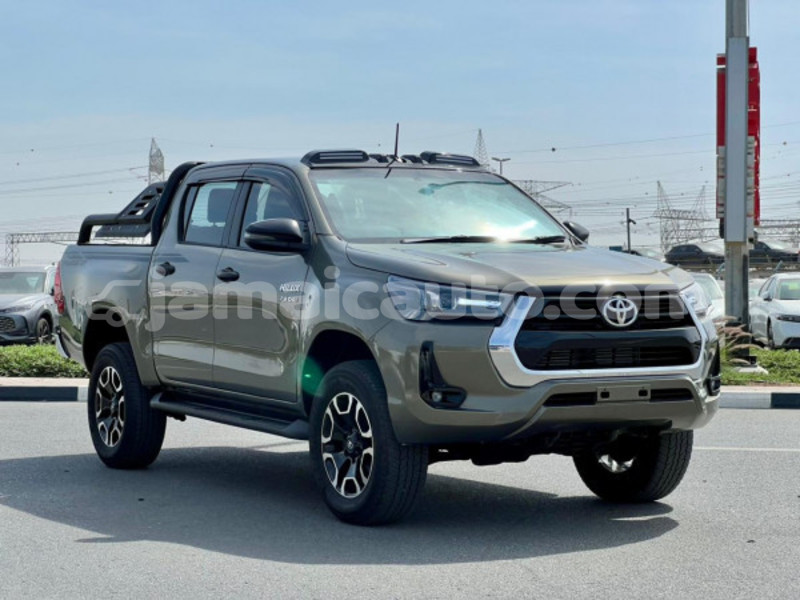 Big with watermark toyota hilux clarendon import dubai 5474