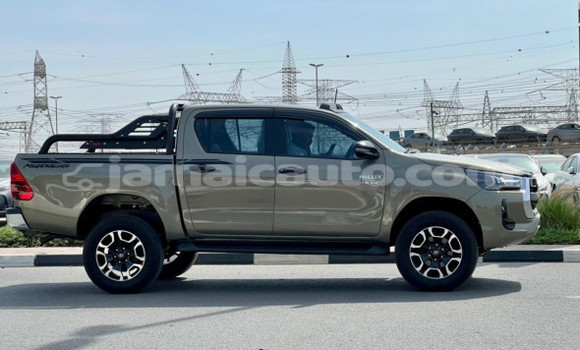 Buy Used Toyota Hilux Brown Car in Import - Dubai in Clarendon Buy Used Toyota Hilux Brown Car in Import - Dubai in Clarendon