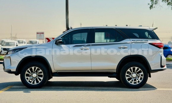 Buy Used Toyota Fortuner Silver Car in Kingston in Kingston Buy Used Toyota Fortuner Silver Car in Kingston in Kingston