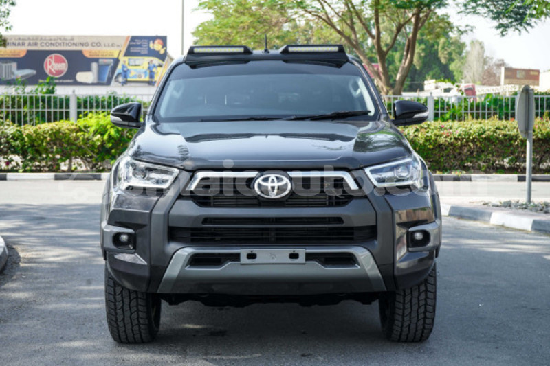 Big with watermark toyota hilux clarendon import dubai 5480