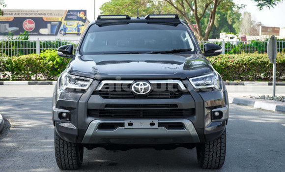 Buy Used Toyota Hilux Black Car in Import - Dubai in Clarendon
