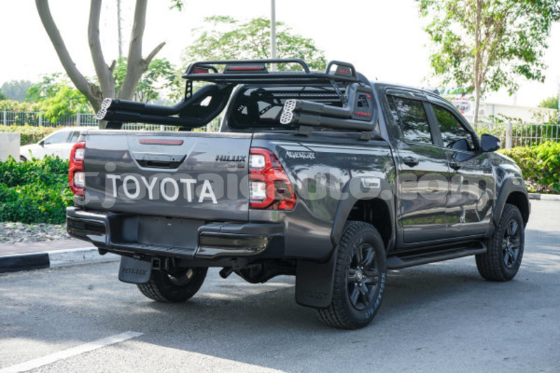 Big with watermark toyota hilux clarendon import dubai 5480