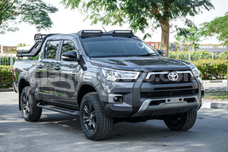 Big with watermark toyota hilux clarendon import dubai 5480