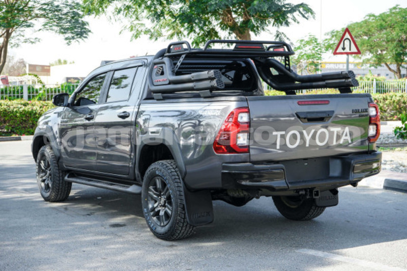 Big with watermark toyota hilux clarendon import dubai 5480
